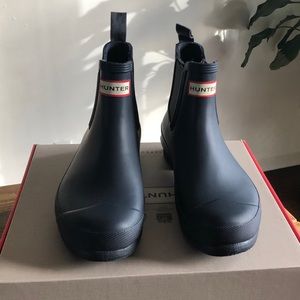 ✨Hunter Chelsea boot, navy size 9